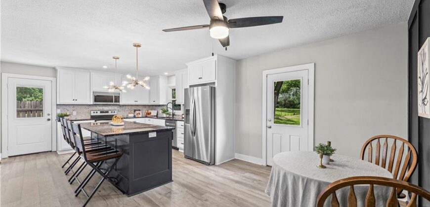 13101 NW Porter Road, Parkville, MO 64152