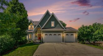 905 Ash Drive, Smithville, MO 64089