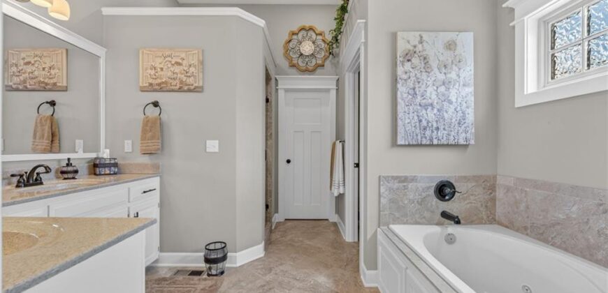 12255 NW Belmont Drive, Platte City, MO 64079