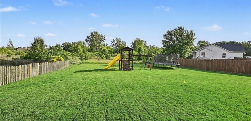 502 Lake Meadows Drive, Smithville, MO 64089