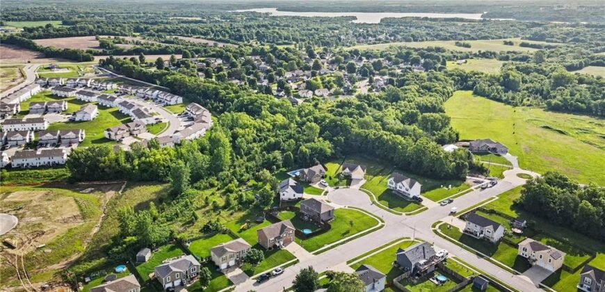 502 Lake Meadows Drive, Smithville, MO 64089