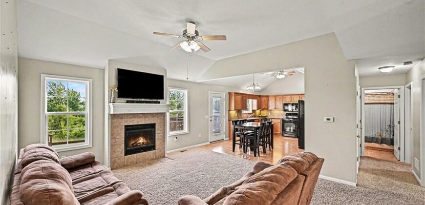 502 Lake Meadows Drive, Smithville, MO 64089