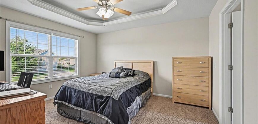 502 Lake Meadows Drive, Smithville, MO 64089