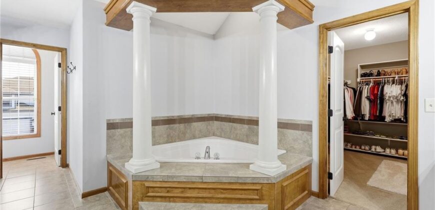 2210 NE 109th Terrace, Kansas City, MO 64155