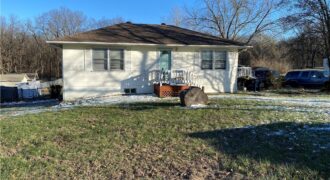 5601 NE Meadowbrook Road, Kansas City, MO 64119