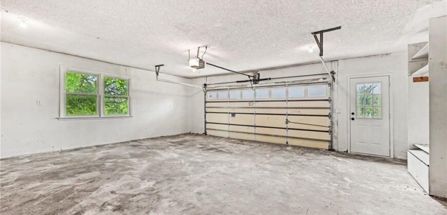 1500 Ridgeview Road, Liberty, MO 64068