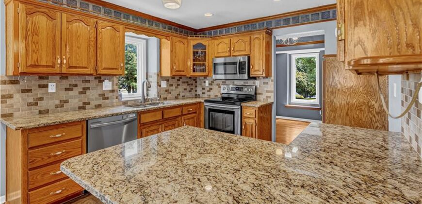 906 Pine Crest Avenue, Kearney, MO 64060