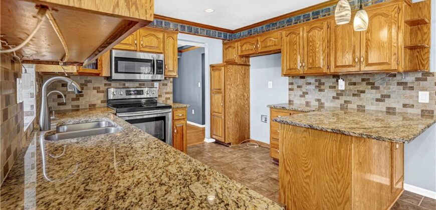 906 Pine Crest Avenue, Kearney, MO 64060