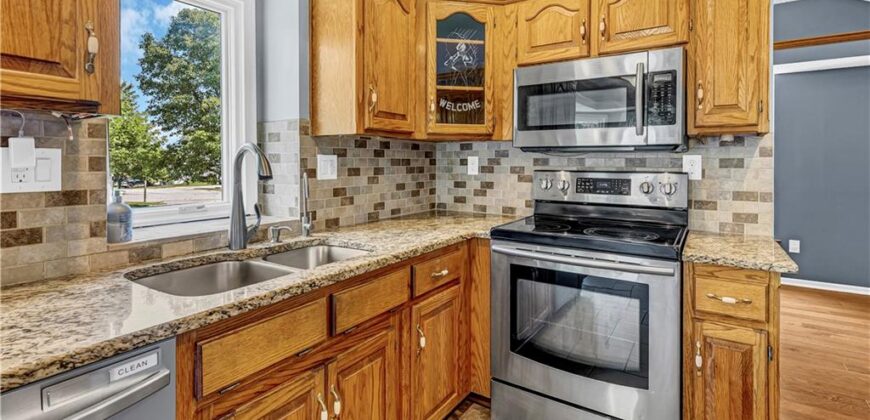 906 Pine Crest Avenue, Kearney, MO 64060