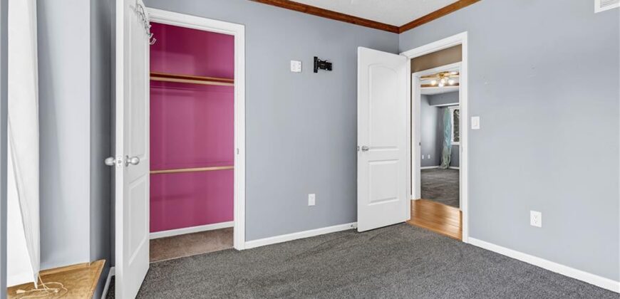 906 Pine Crest Avenue, Kearney, MO 64060