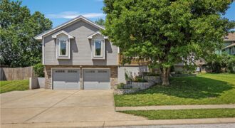 906 Pine Crest Avenue, Kearney, MO 64060