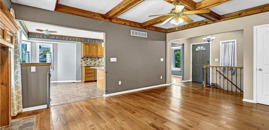 906 Pine Crest Avenue, Kearney, MO 64060