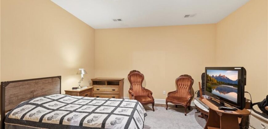6121 N Cypress Court, Kansas City, MO 64119
