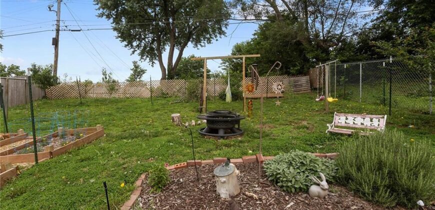 3622 NE Cypress Drive, Kansas City, MO 64117