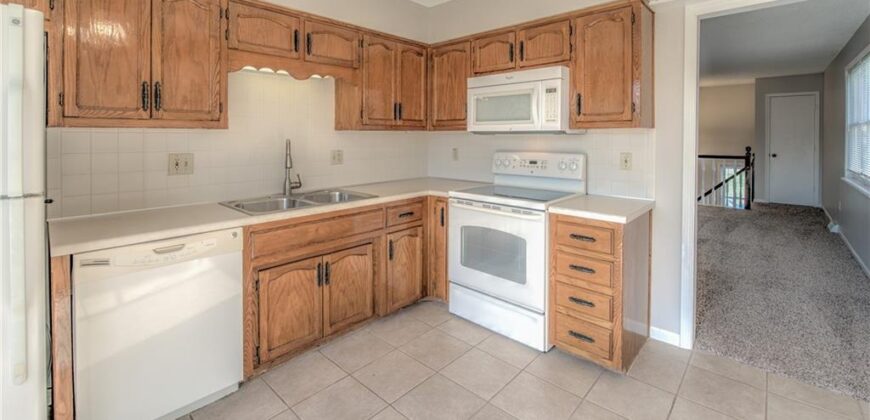 8635 N HULL Avenue, Kansas City, MO 64154
