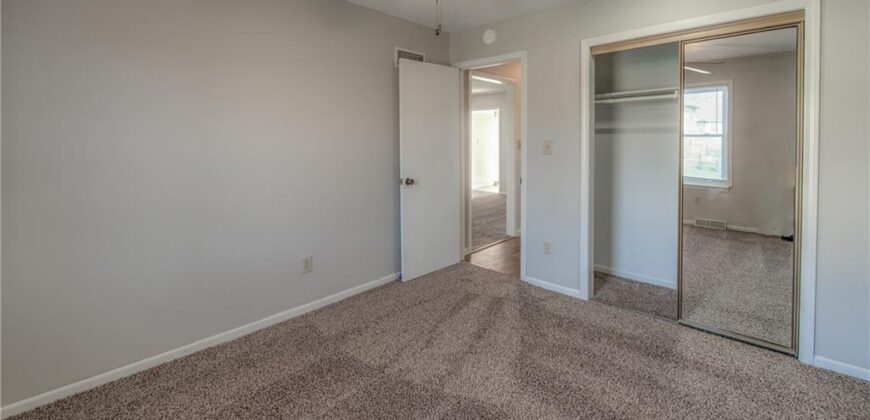 8635 N HULL Avenue, Kansas City, MO 64154