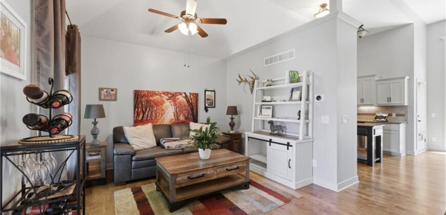 11043 N Madison Avenue, Kansas City, MO 64155