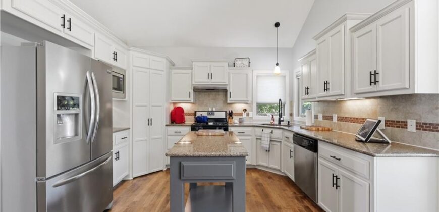11043 N Madison Avenue, Kansas City, MO 64155