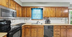10008 NW 70th Court, Parkville, MO 64152