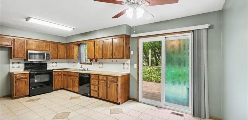 10008 NW 70th Court, Parkville, MO 64152
