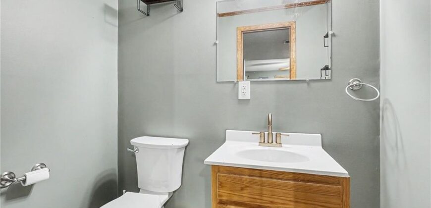 10008 NW 70th Court, Parkville, MO 64152