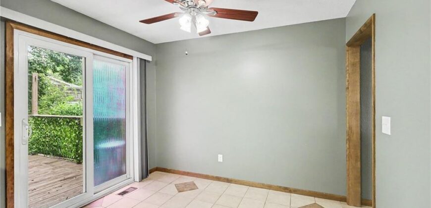 10008 NW 70th Court, Parkville, MO 64152