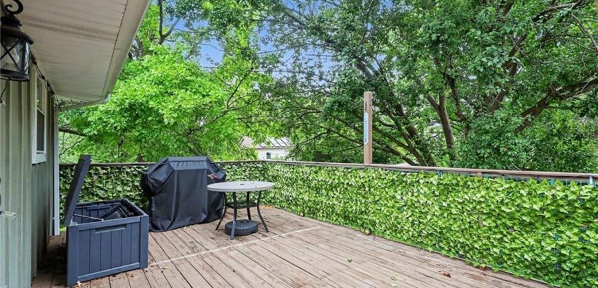 10008 NW 70th Court, Parkville, MO 64152
