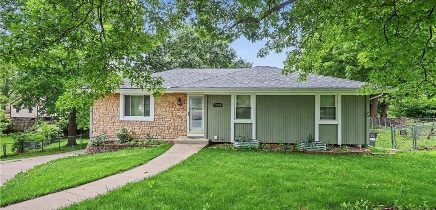 10008 NW 70th Court, Parkville, MO 64152