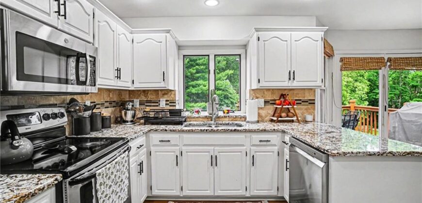 632 Taylor Drive, Liberty, MO 64068
