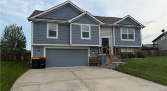 1103 E 18th Street, Kearney, MO 64060