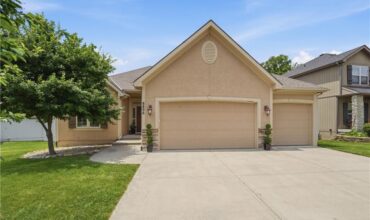 8806 N Norton Avenue, Kansas City, MO 64156