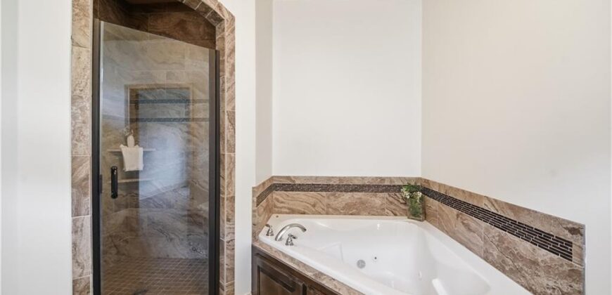 8806 N Norton Avenue, Kansas City, MO 64156