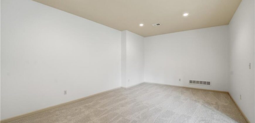 8806 N Norton Avenue, Kansas City, MO 64156