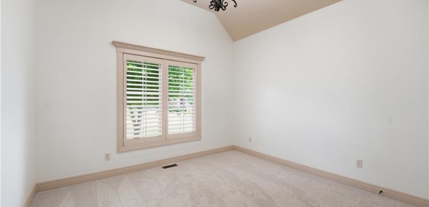 8806 N Norton Avenue, Kansas City, MO 64156