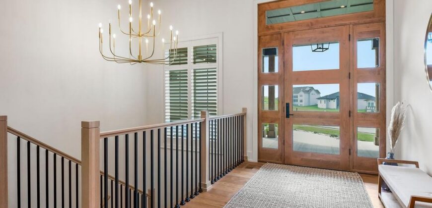 2270 Scenic View Drive, Riverside, MO 64150