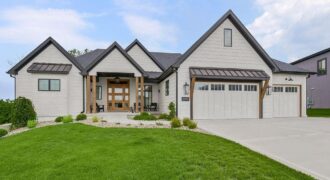 2270 Scenic View Drive, Riverside, MO 64150
