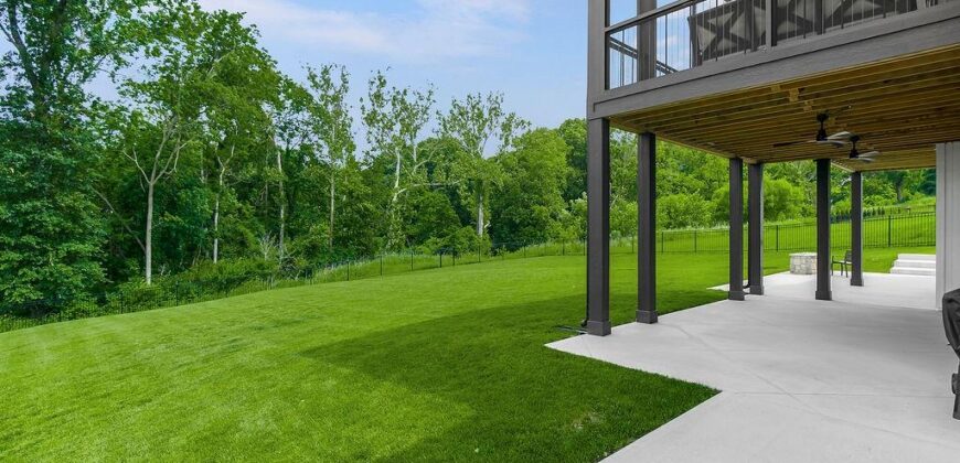 2270 Scenic View Drive, Riverside, MO 64150