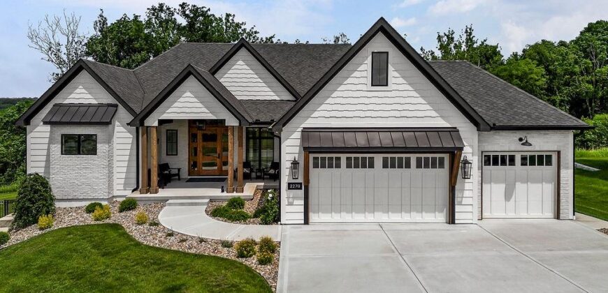 2270 Scenic View Drive, Riverside, MO 64150
