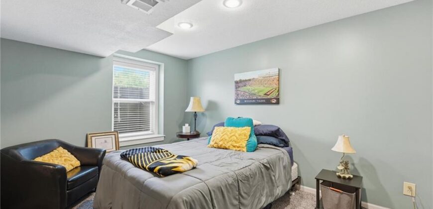 9611 N Ditzler Court, Kansas City, MO 64157