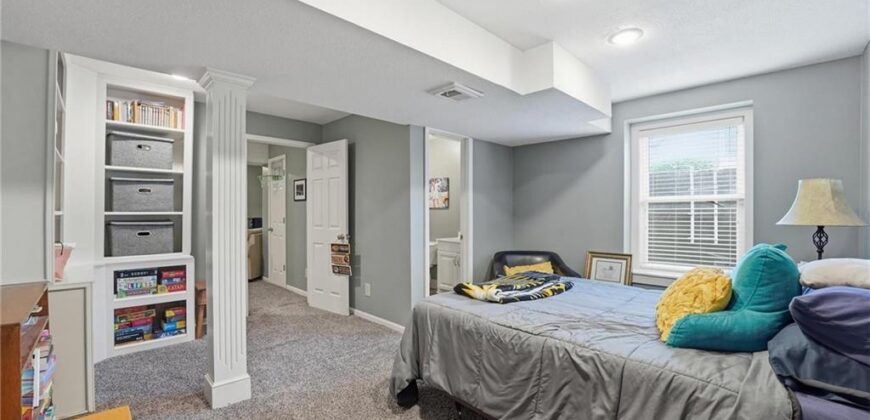 9611 N Ditzler Court, Kansas City, MO 64157