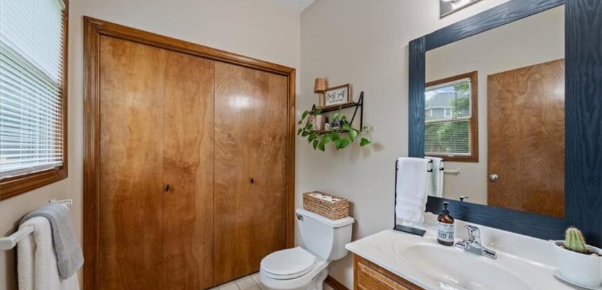 9400 N Campbell Court, Kansas City, MO 64155
