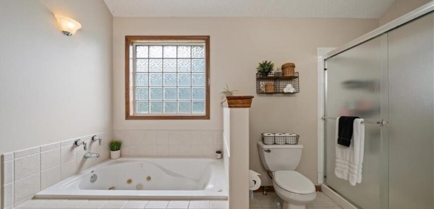 9400 N Campbell Court, Kansas City, MO 64155