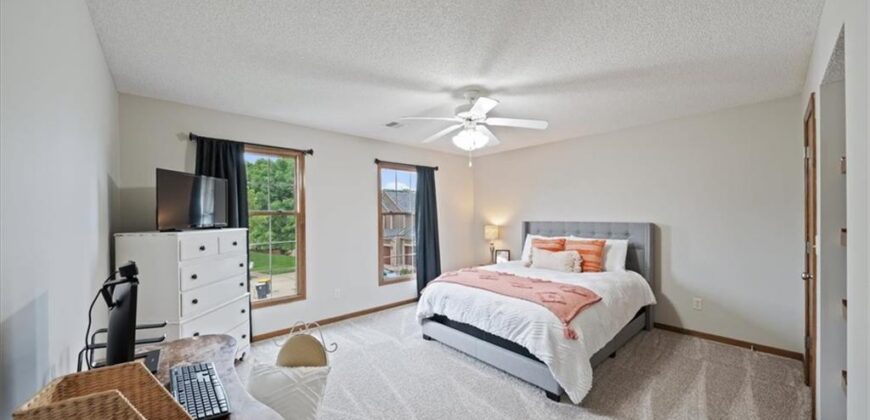 9400 N Campbell Court, Kansas City, MO 64155