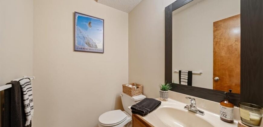9400 N Campbell Court, Kansas City, MO 64155