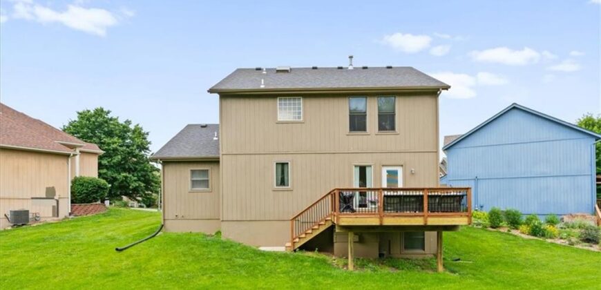 9400 N Campbell Court, Kansas City, MO 64155