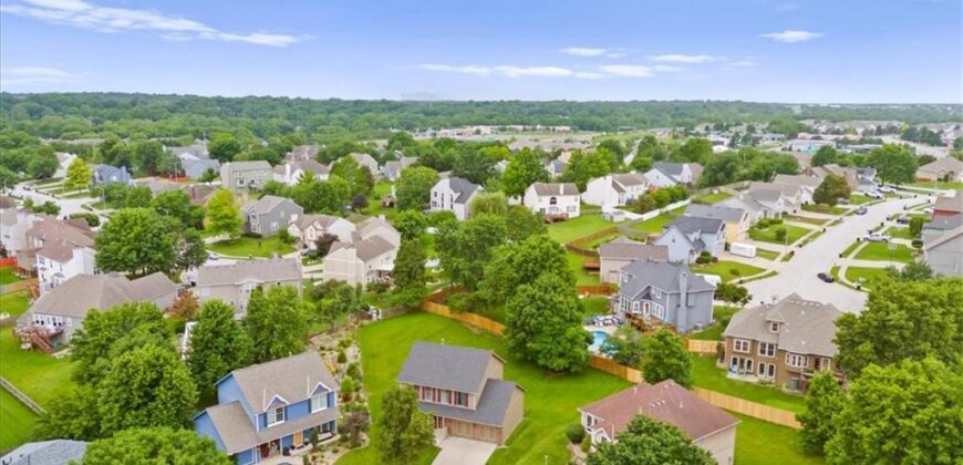 9400 N Campbell Court, Kansas City, MO 64155