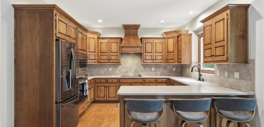 14345 NW 65th Place, Parkville, MO 64152