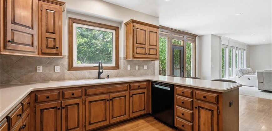 14345 NW 65th Place, Parkville, MO 64152