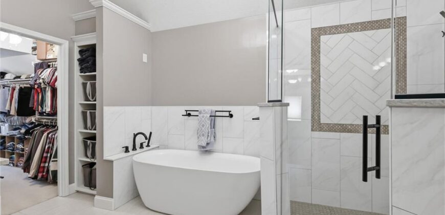 14345 NW 65th Place, Parkville, MO 64152