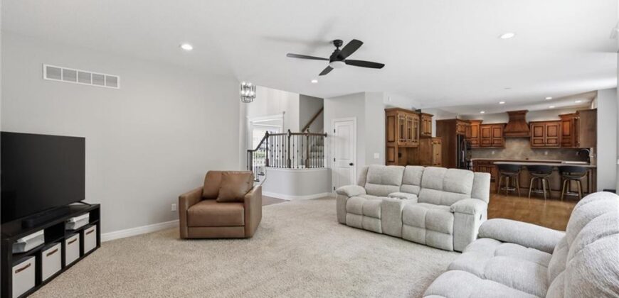 14345 NW 65th Place, Parkville, MO 64152